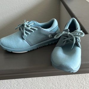 Etnies Blue Tennis Shoes